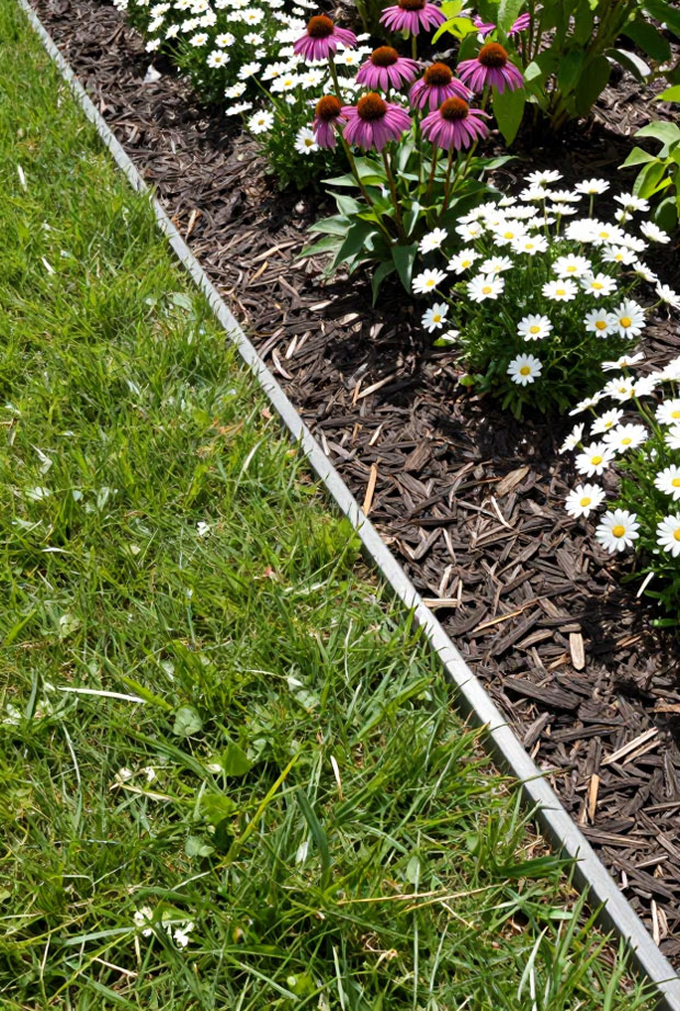 13 Stunning Front Flower Bed Ideas to Maximize Your Home’s Curb Appeal